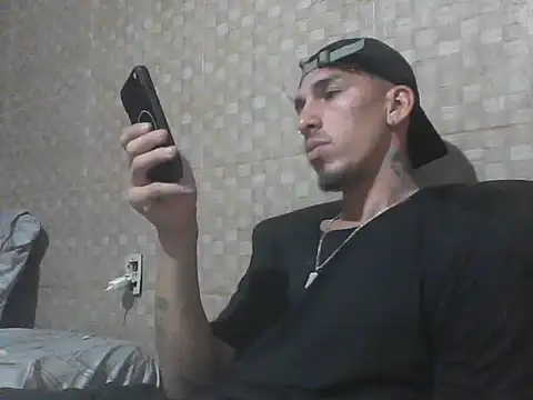 Snapshot of axel2leiva chatting on May 6, 2026, 2:19 am axel2leiva online show from May 6, 2026, 2:19 am