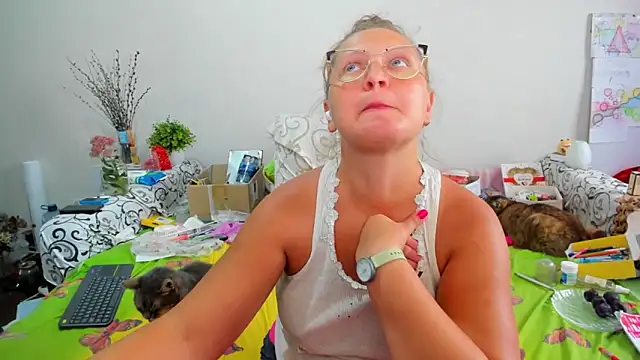 IamYourNarcotic online show from September 18, 2025, 9:11 am