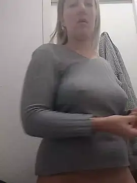 Mllesha74000 online show from December 4, 2024, 12:14 pm