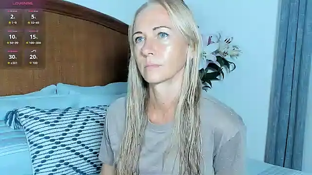 Christine 35 online show from June 10, 2026, 10:47 am