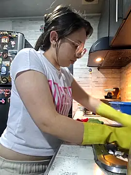 linda-schmidt online show from February 25, 2025, 1:09 am