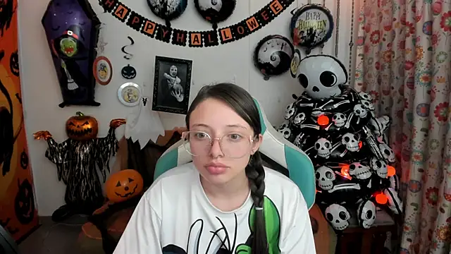 linda-schmidt online show from October 7, 2025, 3:04 am