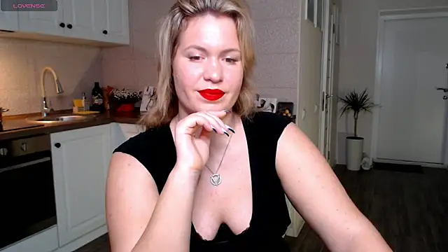 HotTiffani online show from January 29, 2025, 9:44 am