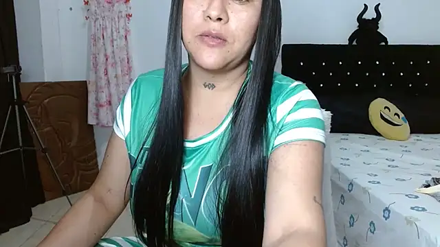 Snapshot of venuz_mendoza20 chatting on May 23, 2026, 1:04 pm venuz mendoza20 online show from May 23, 2026, 1:04 pm