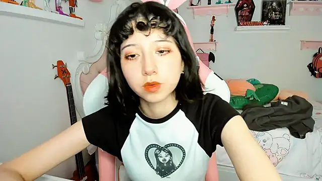 Snapshot of cherrycute chatting on December 20, 2025, 7:37 am cherrycute online show from December 20, 2025, 7:37 am