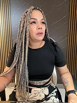 Snapshot of KellyBrooklyn_ chatting on October 16, 2025, 12:39 pm KellyBrooklyn online show from October 16, 2025, 12:39 pm