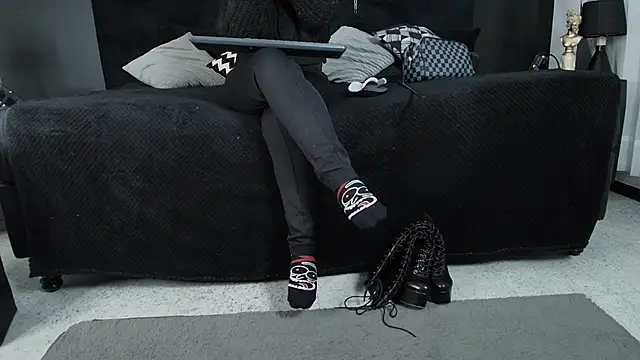  Jade 16 online show from October 18, 2025, 11:44 am