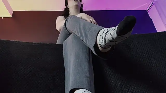  Jade 16 online show from November 18, 2025, 11:36 am