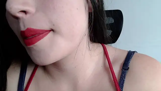 Snapshot of Honey_Aynur20 chatting on December 2, 2024, 8:55 pm Honey Aynur20 online show from December 2, 2024, 8:55 pm