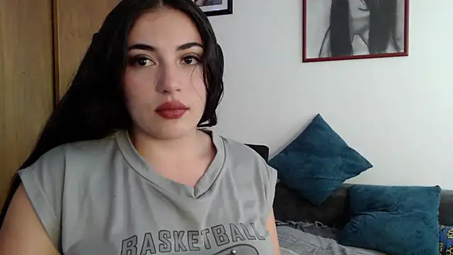 Snapshot of Honey_Aynur20 chatting on September 11, 2025, 6:08 pm Honey Aynur20 online show from September 11, 2025, 6:08 pm