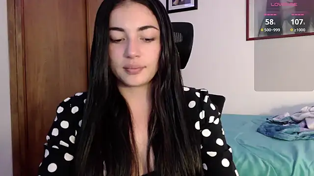 Snapshot of Honey_Aynur20 chatting on September 17, 2025, 8:10 pm Honey Aynur20 online show from September 17, 2025, 8:10 pm