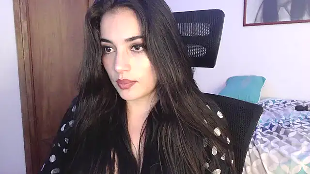 Snapshot of Honey_Aynur20 chatting on October 14, 2025, 6:20 pm Honey Aynur20 online show from October 14, 2025, 6:20 pm