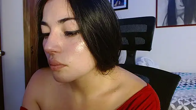 Snapshot of Honey_Aynur20 chatting on October 24, 2025, 4:58 pm Honey Aynur20 online show from October 24, 2025, 4:58 pm