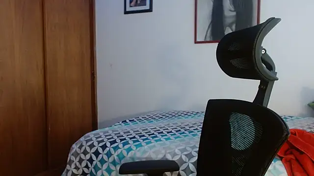 Snapshot of Honey_Aynur20 chatting on October 26, 2025, 6:58 pm Honey Aynur20 online show from October 26, 2025, 6:58 pm