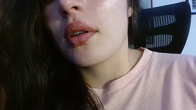 Snapshot of Honey_Aynur20 chatting on October 27, 2025, 6:34 pm Honey Aynur20 online show from October 27, 2025, 6:34 pm