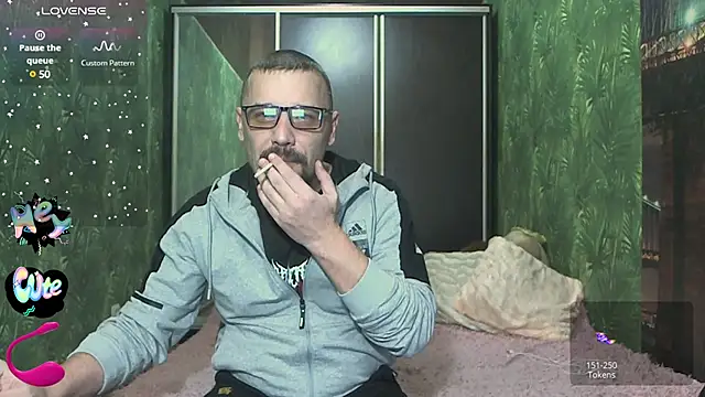 DanielOhCool online show from December 14, 2024, 6:20 pm