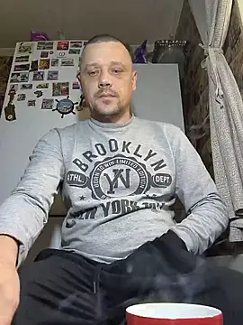 Snapshot of DanielOhCool chatting on May 12, 2026, 12:35 pm DanielOhCool online show from May 12, 2026, 12:35 pm