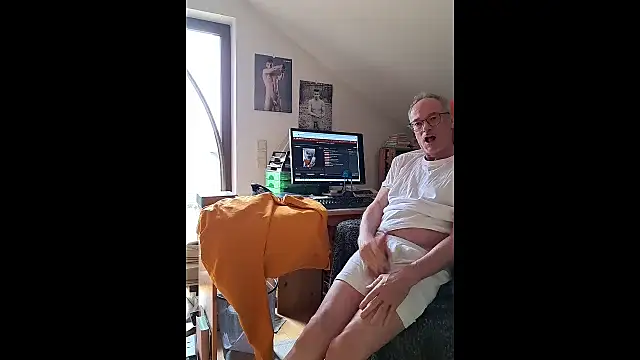 Snapshot of BerndisCam chatting on September 25, 2025, 11:14 am BerndisCam online show from September 25, 2025, 11:14 am