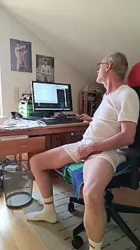 Snapshot of BerndisCam chatting on September 30, 2025, 11:48 am BerndisCam online show from September 30, 2025, 11:48 am