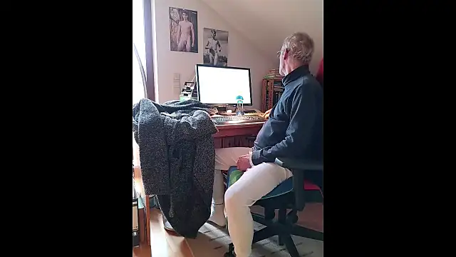 Snapshot of BerndisCam chatting on January 9, 2026, 12:19 pm BerndisCam online show from January 9, 2026, 12:19 pm