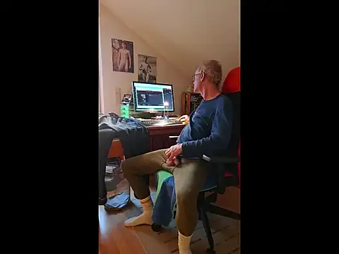 Snapshot of BerndisCam chatting on January 19, 2026, 2:10 pm BerndisCam online show from January 19, 2026, 2:10 pm