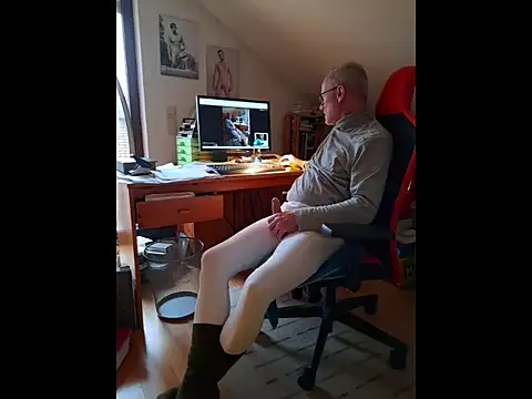 Snapshot of BerndisCam chatting on February 4, 2026, 3:40 pm BerndisCam online show from February 4, 2026, 3:40 pm