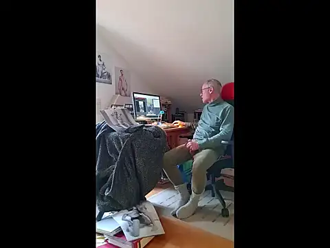 Snapshot of BerndisCam chatting on February 19, 2026, 1:40 pm BerndisCam online show from February 19, 2026, 1:40 pm