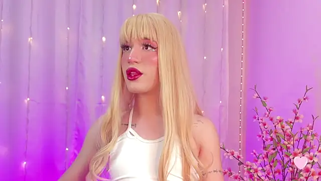 rosseblondee online show from September 25, 2025, 4:05 am