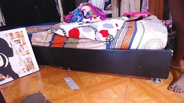 loreblackhot online show from December 13, 2025, 7:53 pm