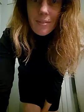 MissLilooo online show from December 2, 2024, 7:49 pm