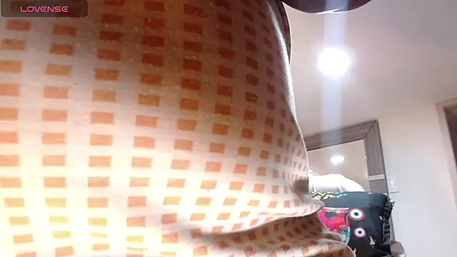 TamyJhonson online show from October 27, 2025, 12:53 pm