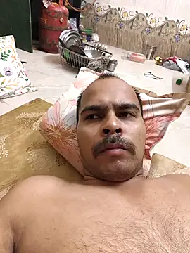 Vickyrajput009 online show from May 7, 2026, 9:42 pm