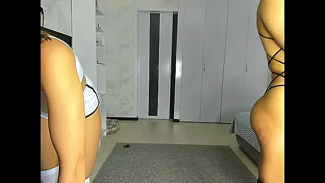 sweeetgirls2021 online show from January 14, 2025, 3:22 am