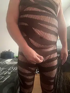 Snapshot of misterfield chatting on November 24, 2025, 9:20 am misterfield online show from November 24, 2025, 9:20 am