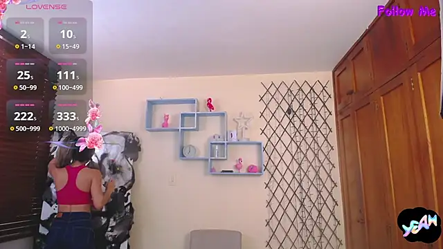 NicoleSantana online show from October 20, 2025, 7:47 pm