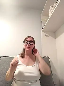 SweetandNaughty1 online show from October 27, 2025, 9:19 pm