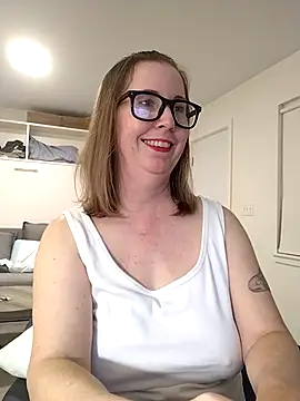 SweetandNaughty1 online show from May 21, 2026, 4:41 am