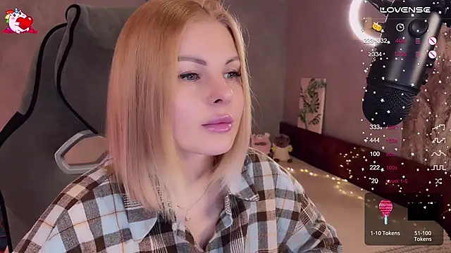 Snapshot of Your_Sweet_Lilu chatting on March 22, 2025, 9:56 am Your Sweet Lilu online show from March 22, 2025, 9:56 am