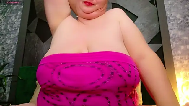 AleshaArabian online show from February 4, 2025, 1:45 am