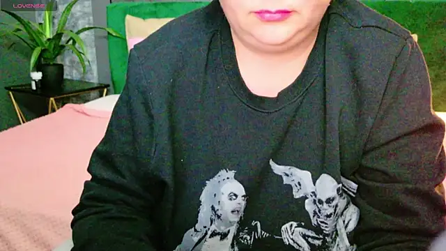 AleshaArabian online show from February 10, 2025, 8:10 pm