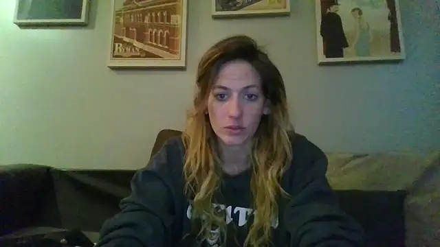 Snapshot of Rhodesxox chatting on November 18, 2025, 10:36 pm Rhodesxox online show from November 18, 2025, 10:36 pm