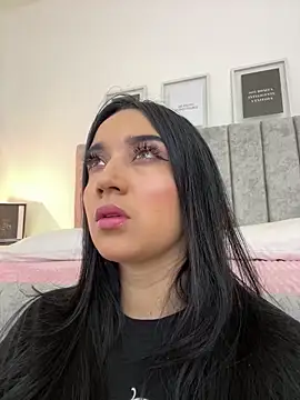 EmmyEvans1 online show from February 17, 2025, 2:48 pm