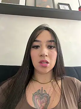 EmmyEvans1 online show from March 6, 2026, 7:43 pm