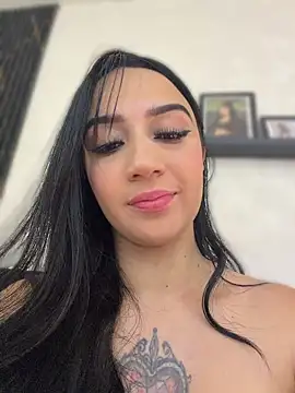 Snapshot of EmmyEvans1 chatting on May 13, 2026, 7:00 pm EmmyEvans1 online show from May 13, 2026, 7:00 pm