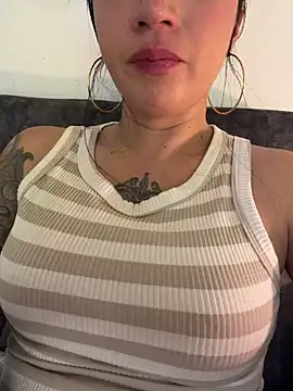 Snapshot of EmmyEvans1 chatting on May 28, 2026, 7:33 pm EmmyEvans1 online show from May 28, 2026, 7:33 pm