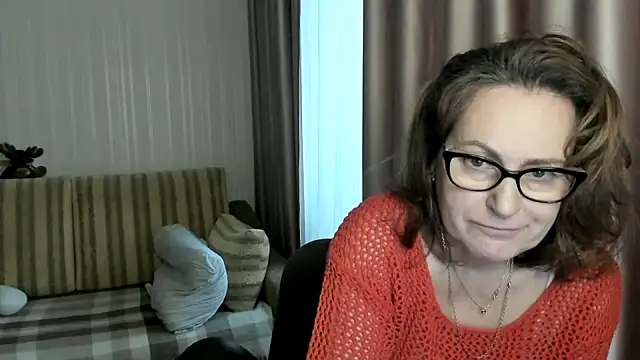 lauraoven online show from February 8, 2025, 12:28 pm