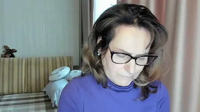 lauraoven online show from February 22, 2025, 1:35 pm