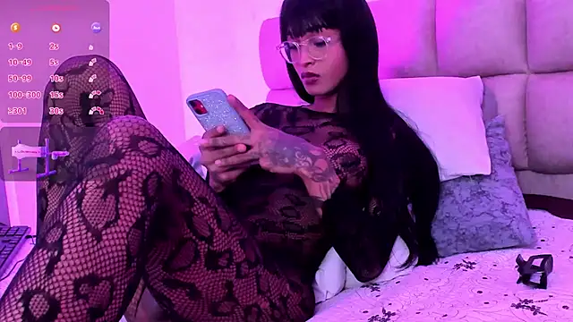 TracySugar online show from November 8, 2025, 1:11 pm