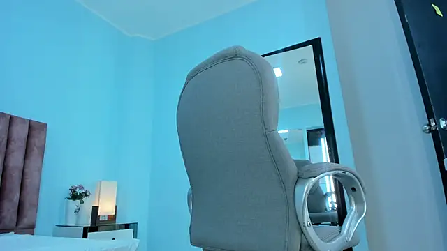 Snapshot of tati_saldarriaga chatting on November 26, 2025, 1:01 pm tati saldarriaga online show from November 26, 2025, 1:01 pm