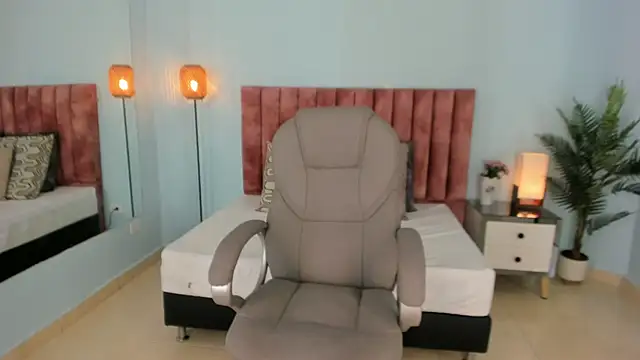 Snapshot of tati_saldarriaga chatting on February 5, 2026, 2:22 pm tati saldarriaga online show from February 5, 2026, 2:22 pm